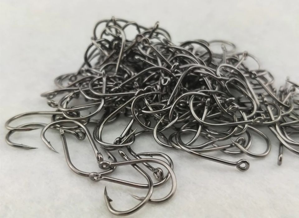 100Pcs/Box High Carbon Steel Stainless Barbed Fishing Hooks Silver