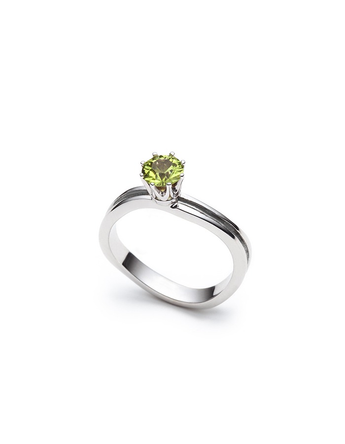 White Gold Ring with Peridot