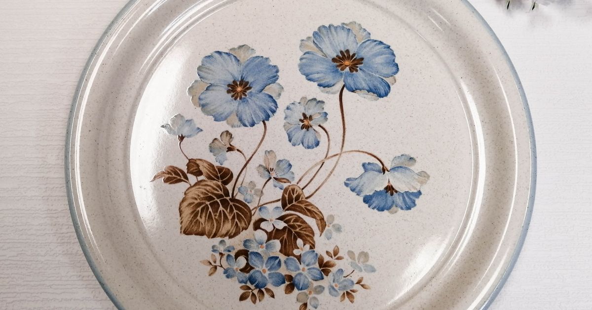 Assiette à dîner en grès à motif floral Collection BALI Dépareillé