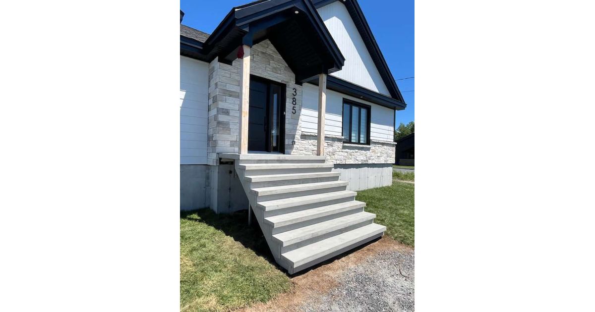 Balcon et Escalier en béton préfabriqué sur mesure