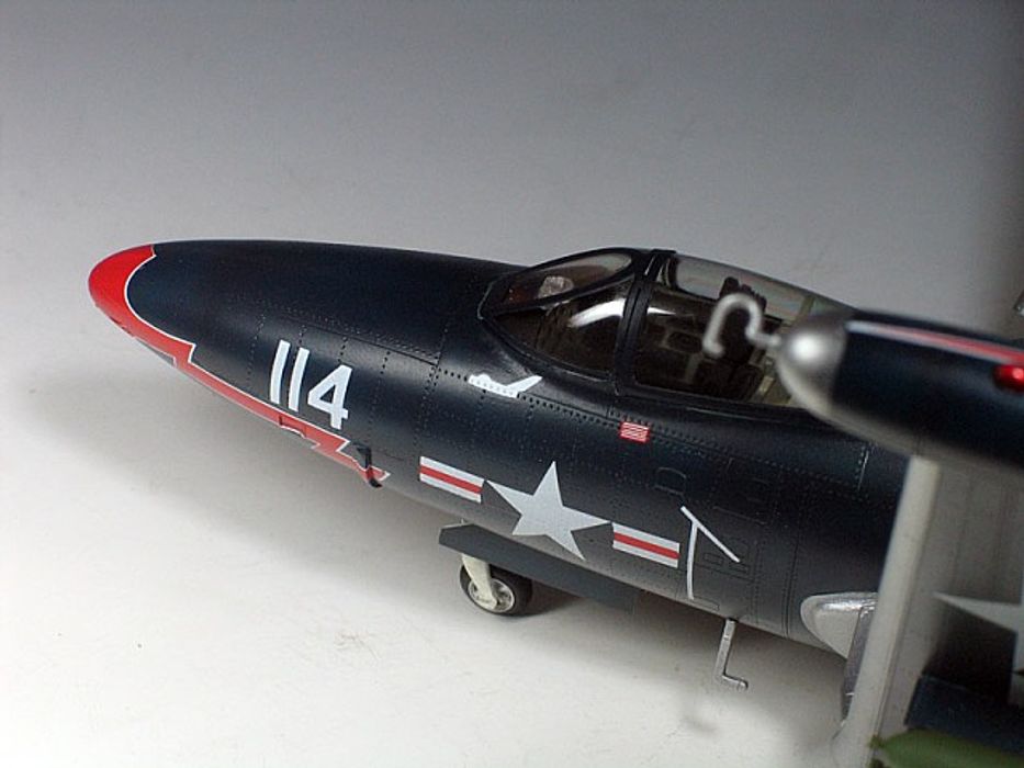 TRUMPETER 02834 US.NAVY F9F-3 PANTHER 1/48