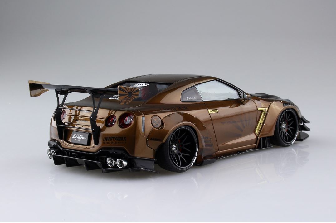 Aoshima (5591) LB Works R35 GT-R type 2 Ver.1 1/25