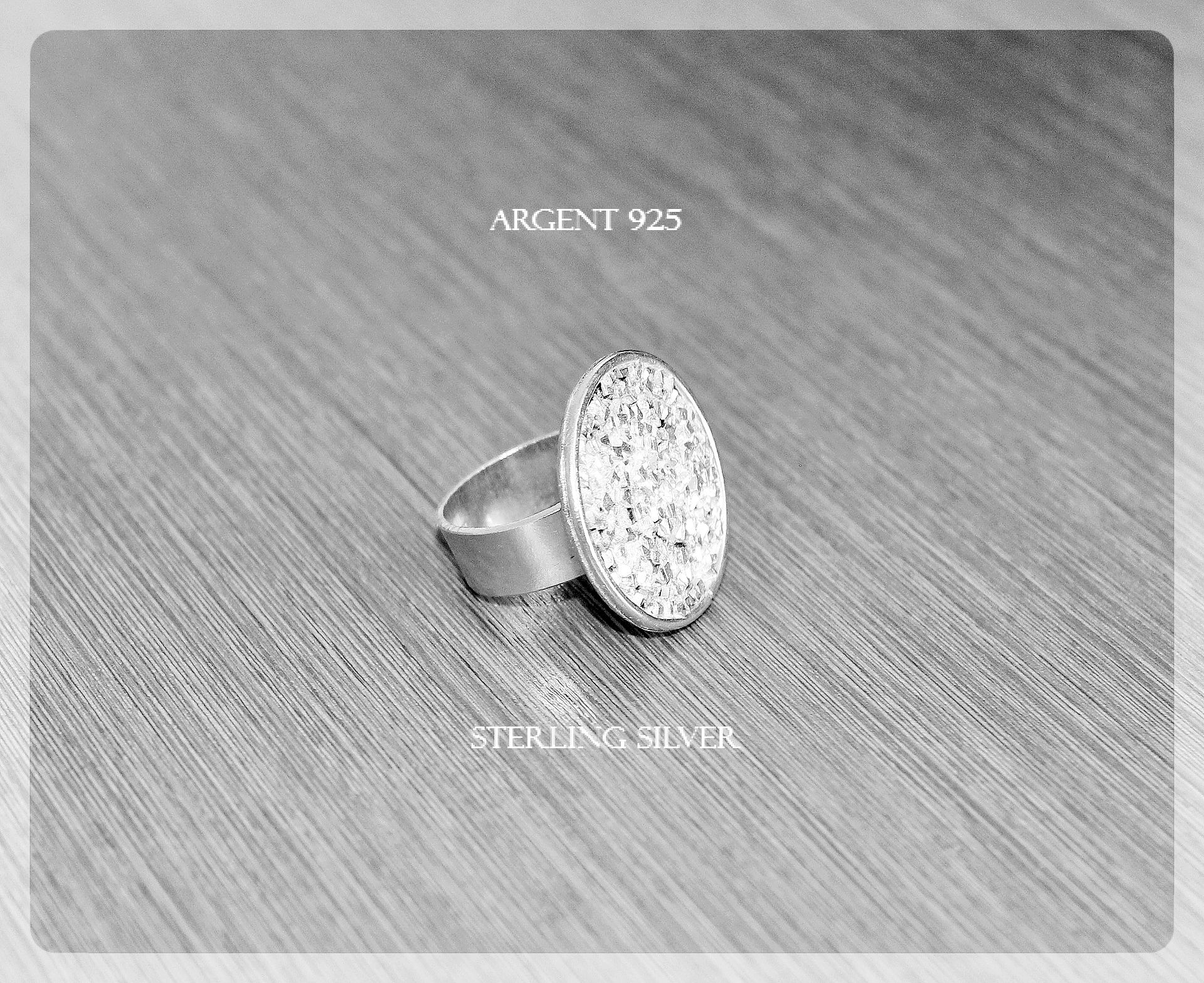 Bague Moderniste En Argent 925 - Diamètre Intérieur 1,8 Cm - Occasion