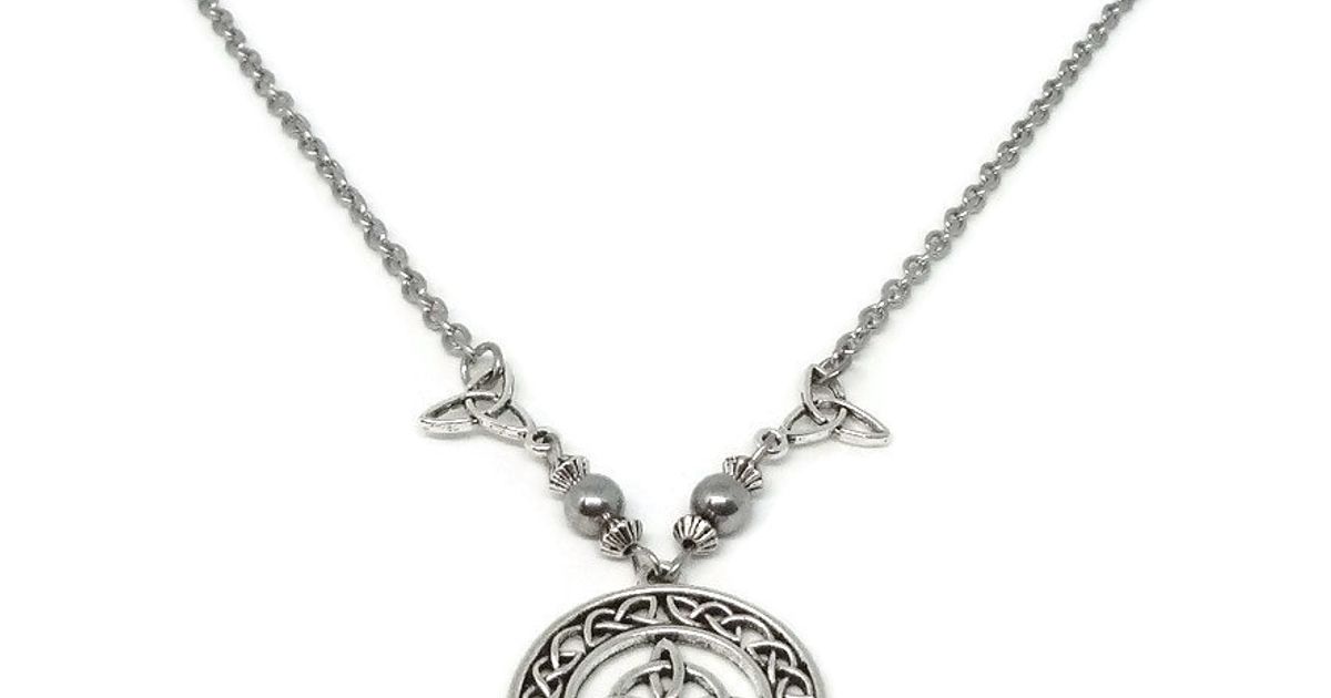Witches knot - Necklace - Pagan Protection Necklace