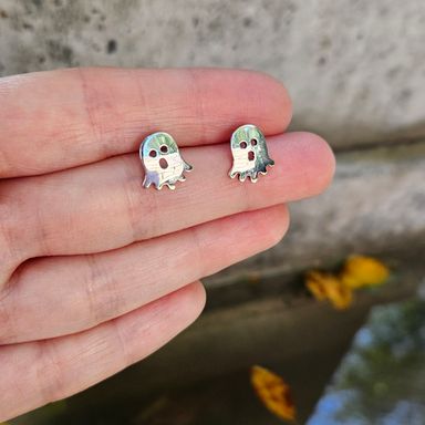 Ghost studs