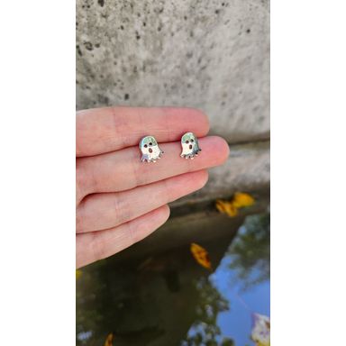 Ghost studs