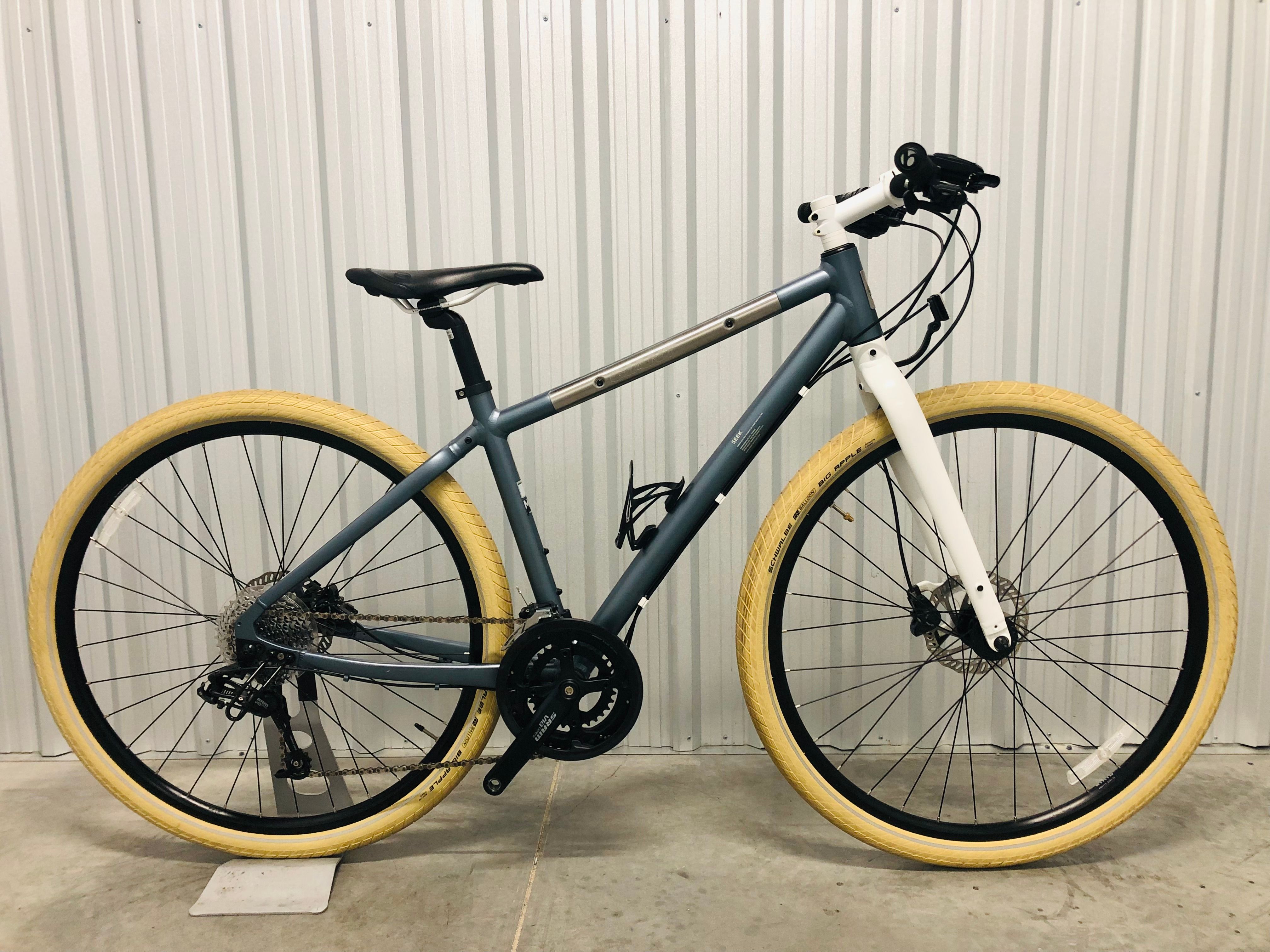 Giant seek 2024 bike