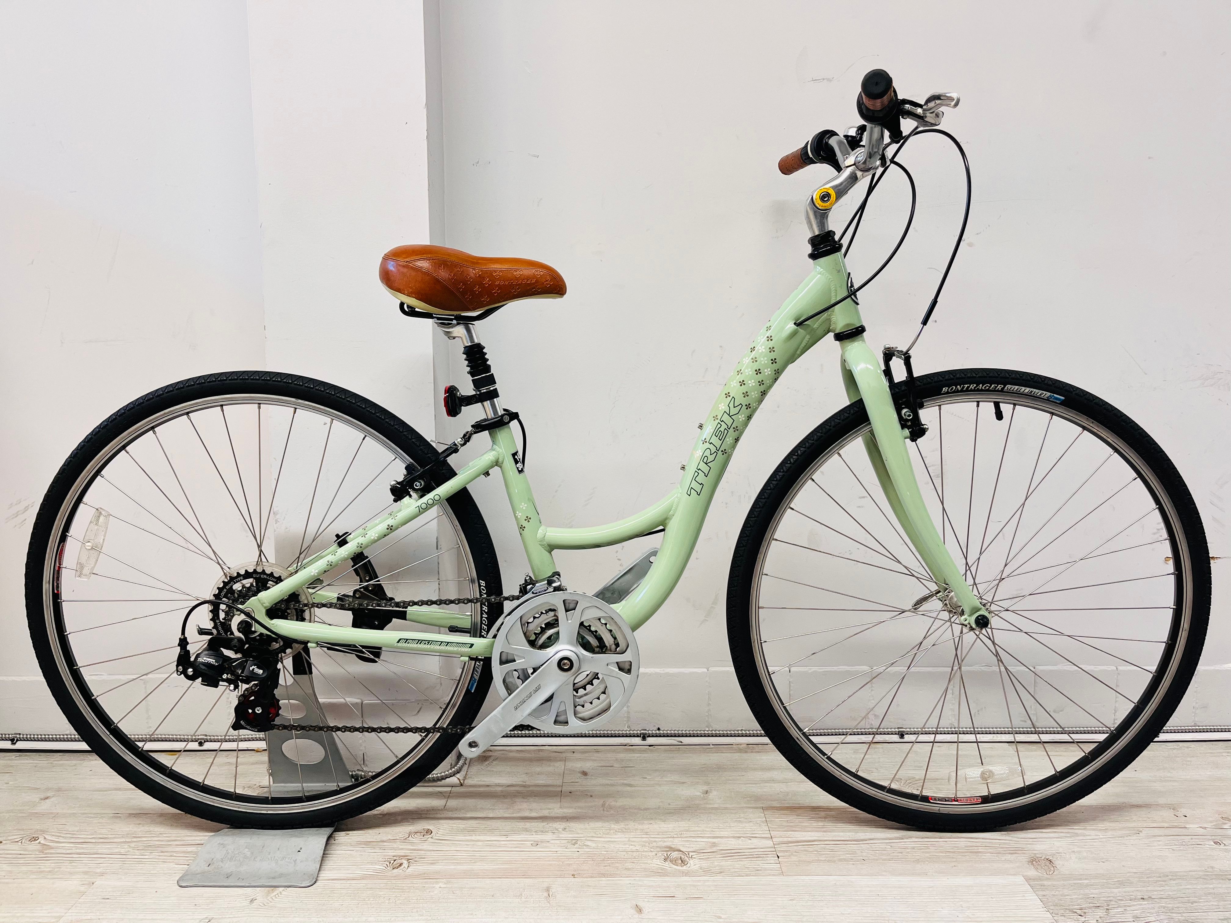 Trek 7000 hybrid online bike