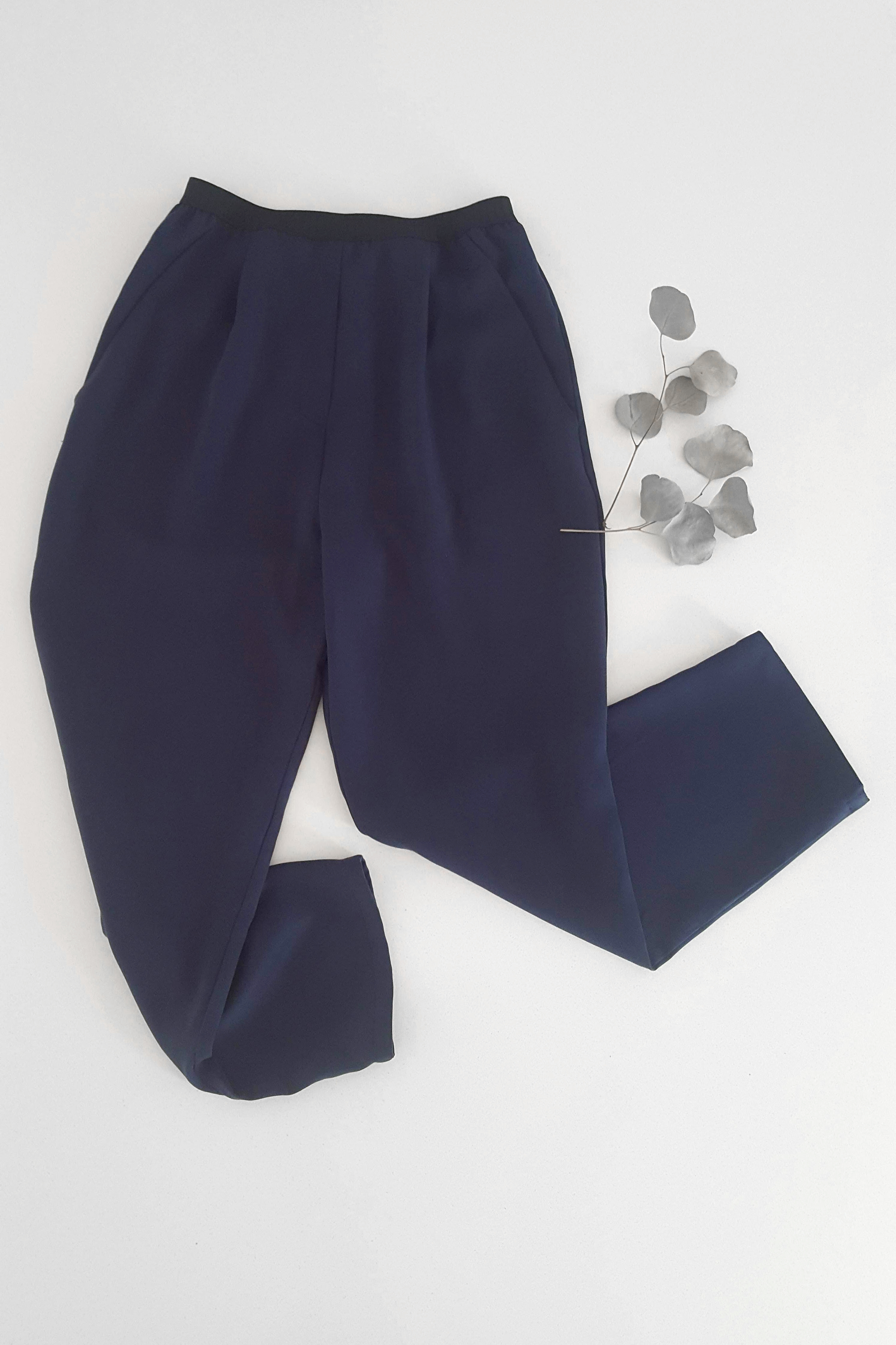 Navy blue hot sale pleated pants