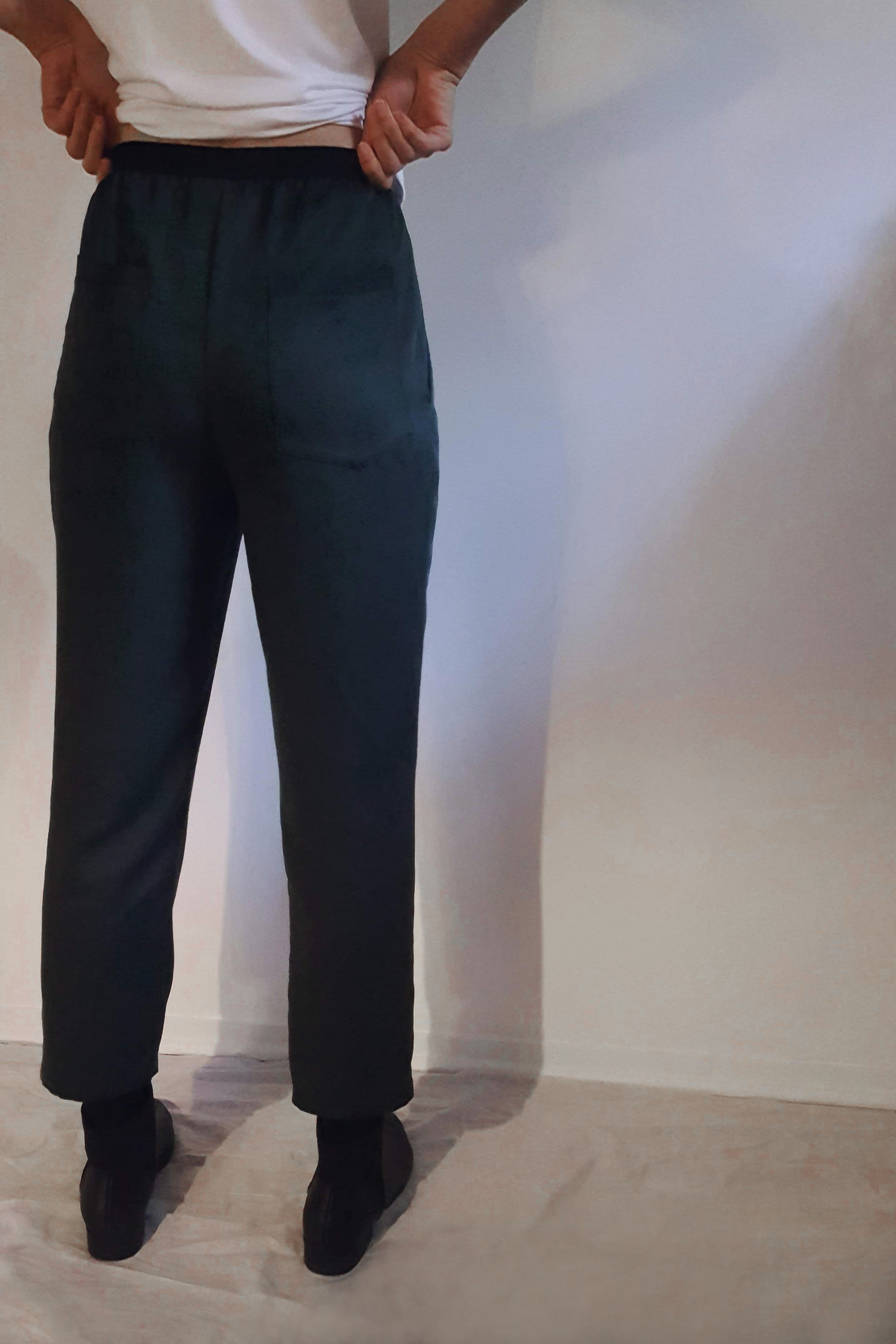 Pleated pants with elastic waist by Josiane Perron made in Canada