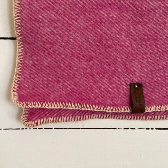 COUVERTURE PURE LAINE Woolmark vieux rose Primrose Bordier 220 X 240 vintage EUR 65,00 - FR COUVERTURE PURE LAINE Woolmark vieux rose Primrose Bordier 220 X 240 vintage EUR 65,00 - FR